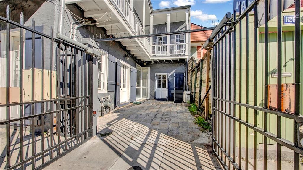 632 Burgundy Street, New Orleans, Louisiana image 4