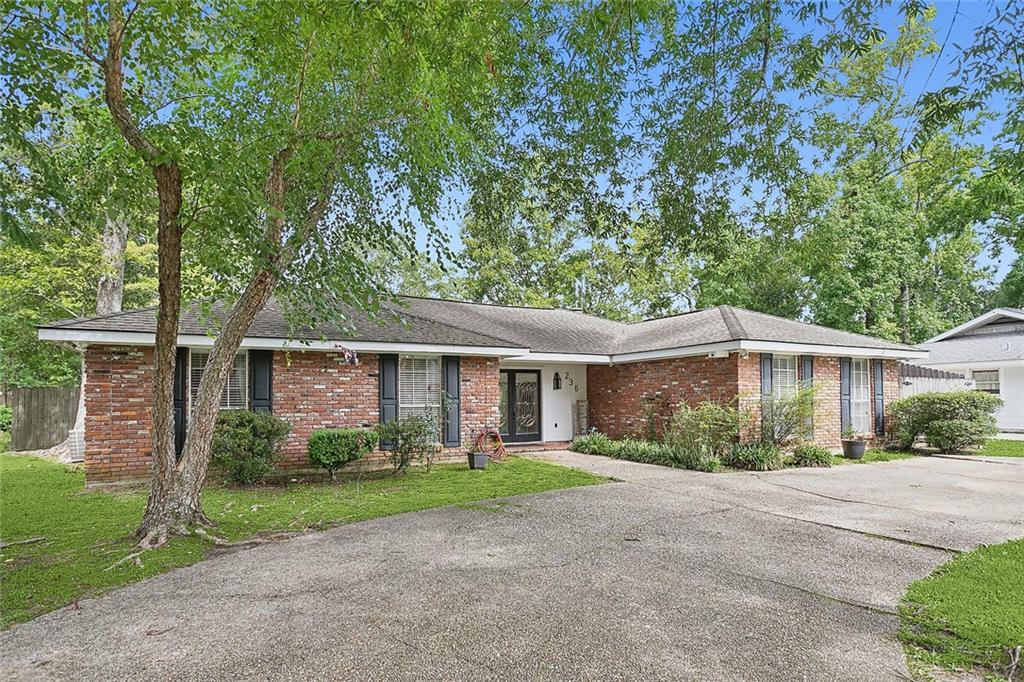 236 Cindy Lou Place, Mandeville, Louisiana image 1