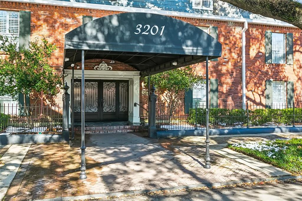 3201 St Charles Avenue #217, New Orleans, Louisiana image 2