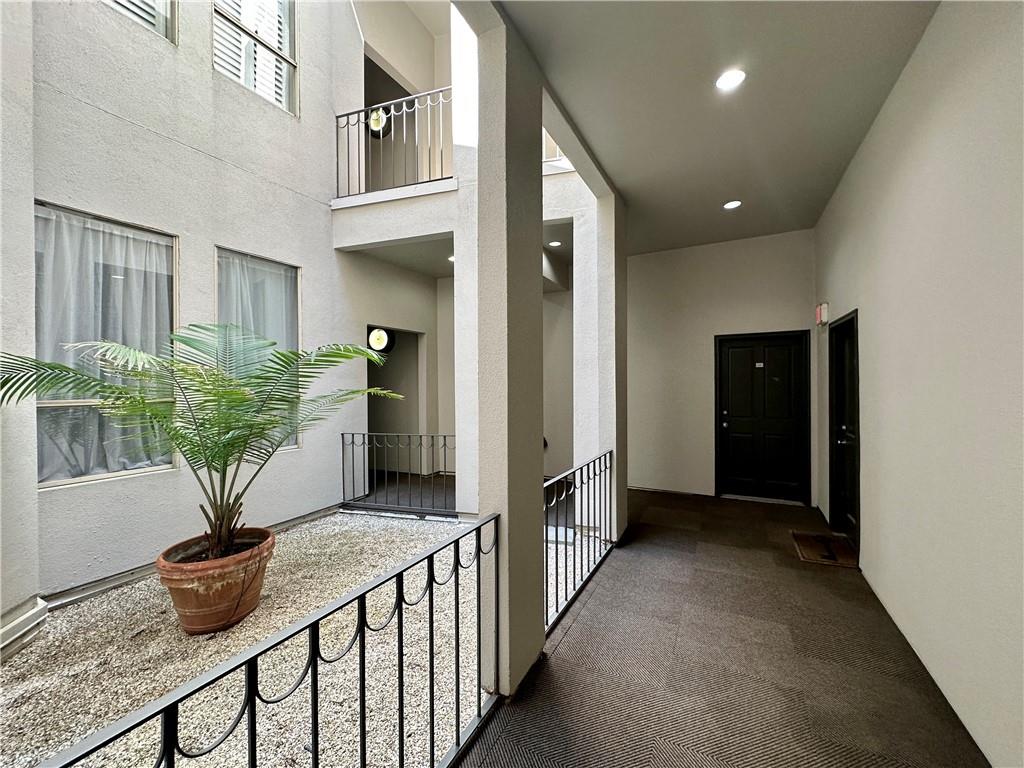 330 Julia Street #205, New Orleans, Louisiana image 25