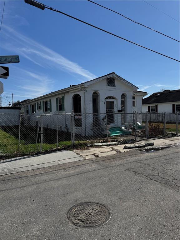 2933-2935 College Court Court, New Orleans, Louisiana image 2