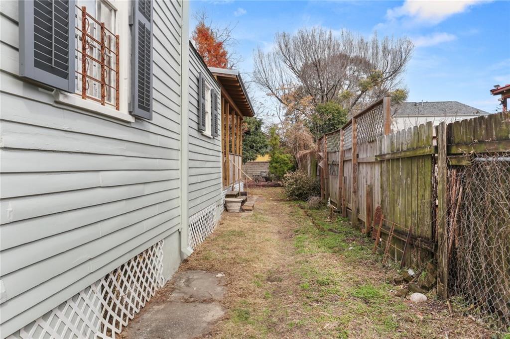 2419 Lapeyrouse Street, New Orleans, Louisiana image 25