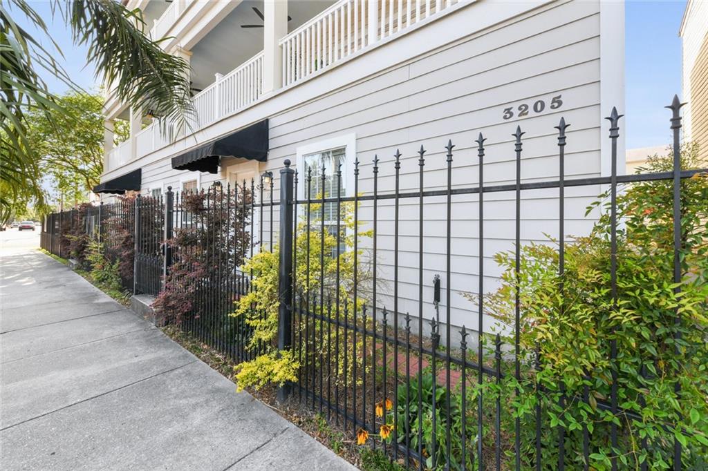 3205 Carondelet Street #101, New Orleans, Louisiana image 3