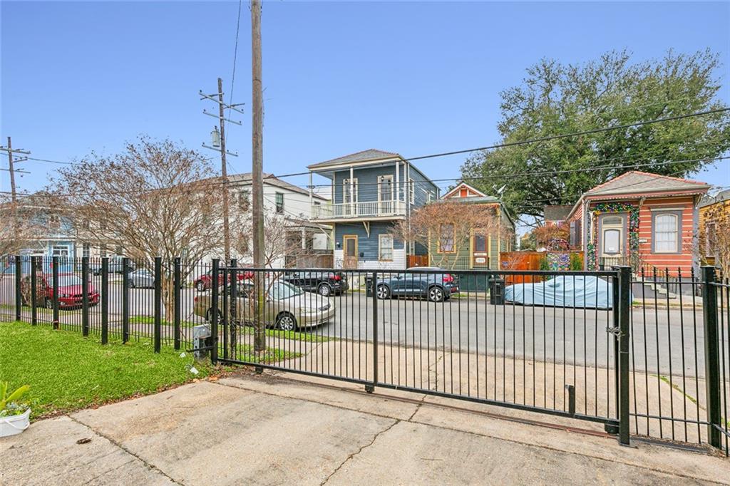 1429 Govenor Nicholls Street, New Orleans, Louisiana image 4