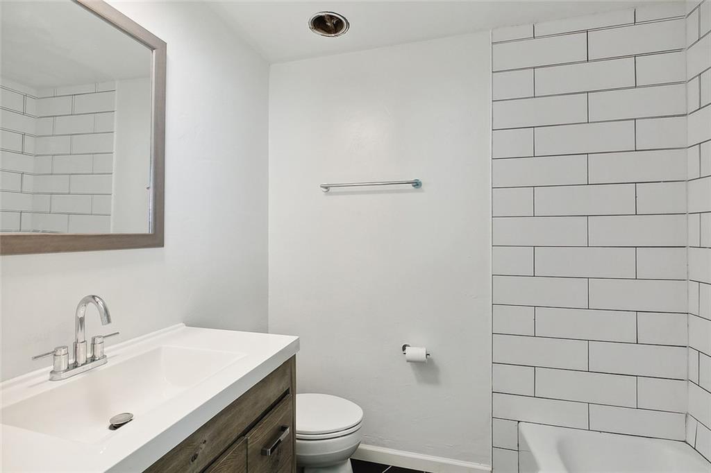 1751 Holiday Drive, New Orleans, Louisiana image 12