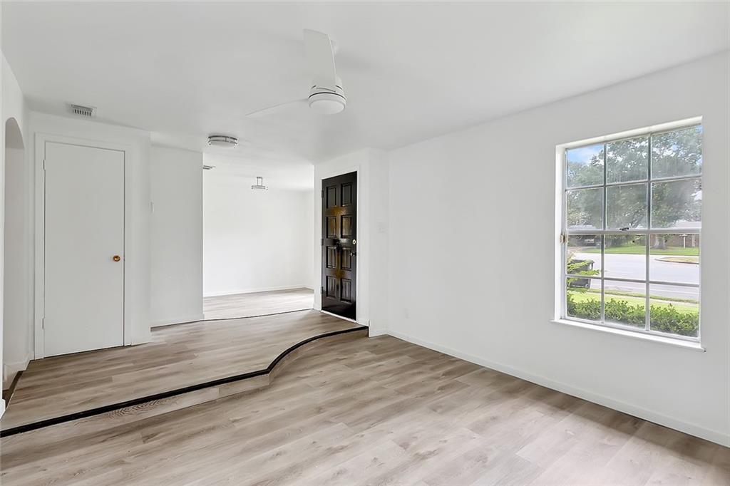 1751 Holiday Drive, New Orleans, Louisiana image 2