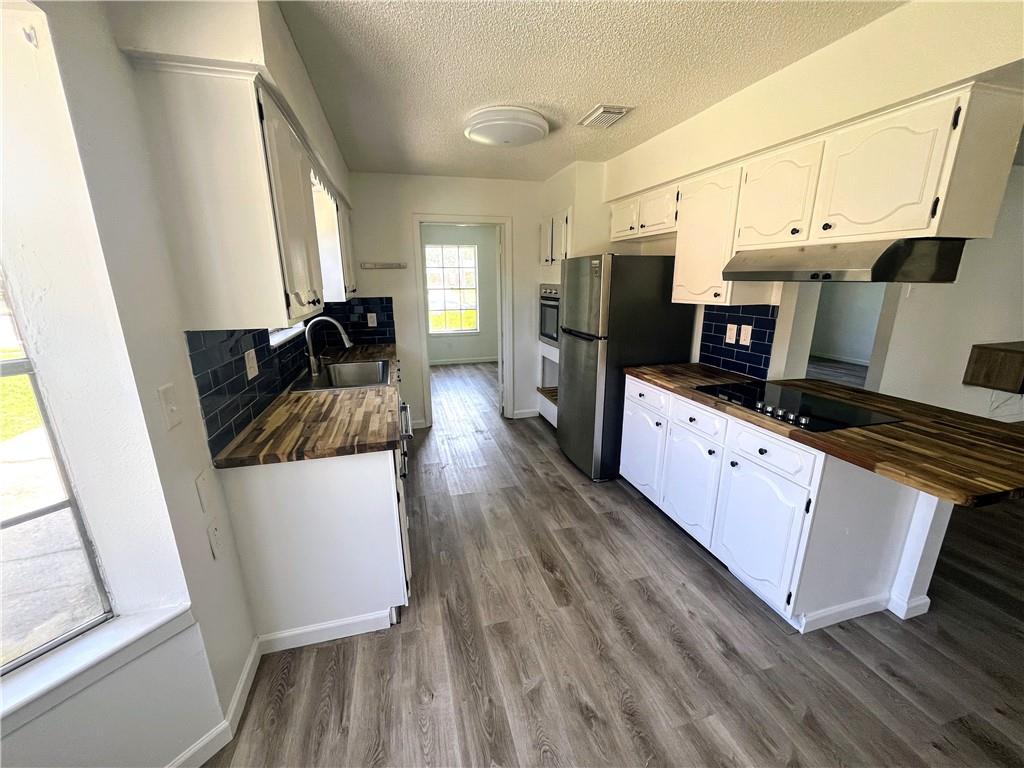 1751 Holiday Drive, New Orleans, Louisiana image 5
