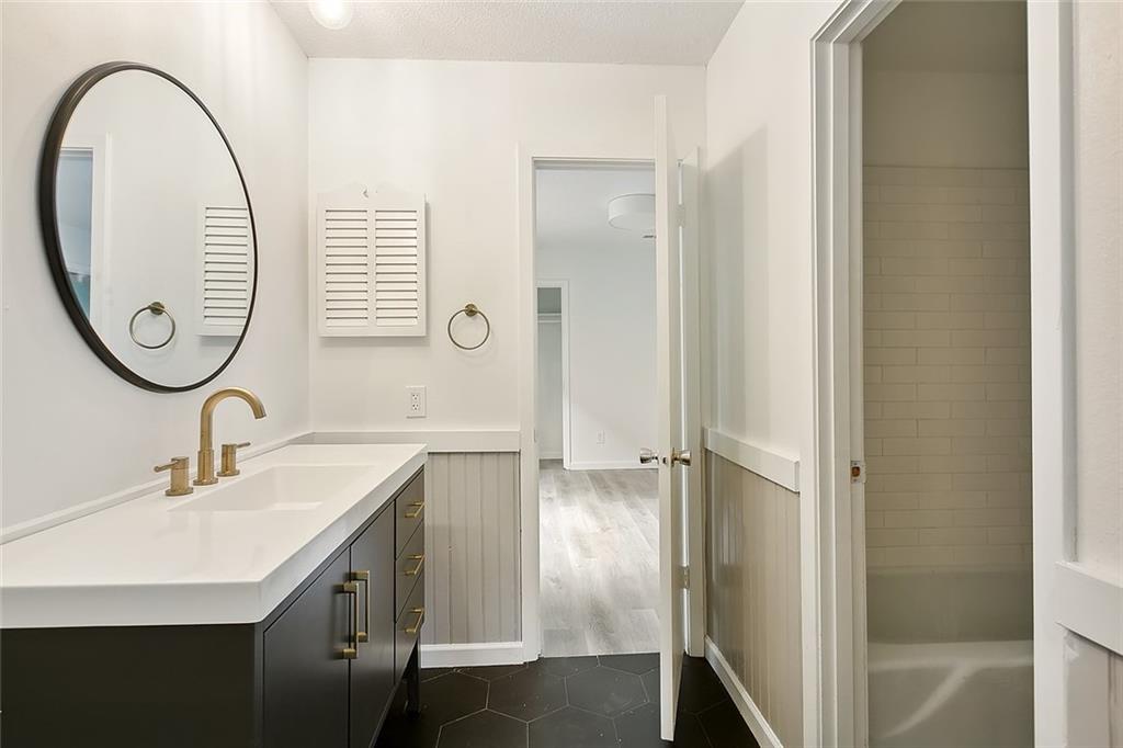 1751 Holiday Drive, New Orleans, Louisiana image 9