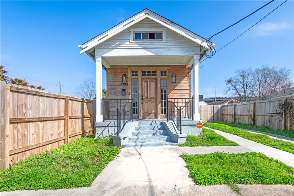 2233 Touro Street, New Orleans, Louisiana image 1