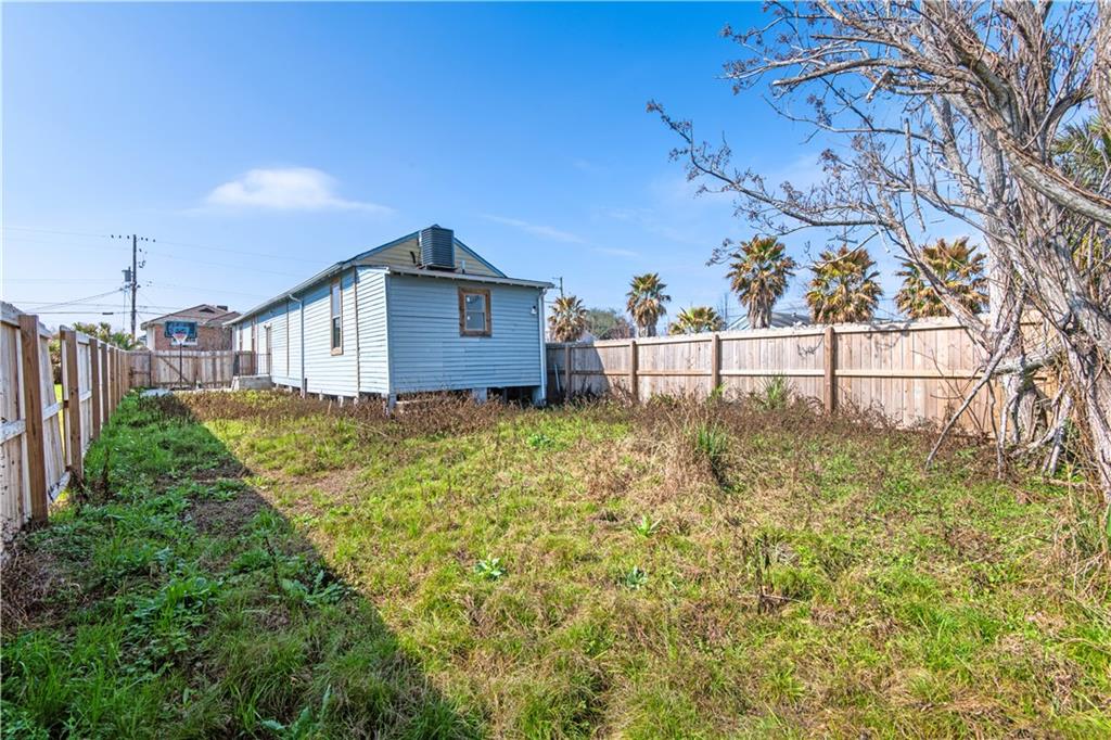 2233 Touro Street, New Orleans, Louisiana image 9