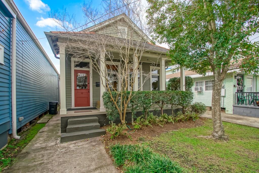 726 Constantinople Street, New Orleans, Louisiana image 2