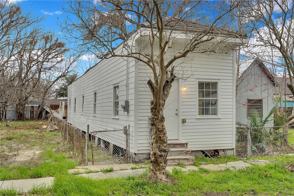 6323 Dauphine Street, New Orleans, Louisiana image 2