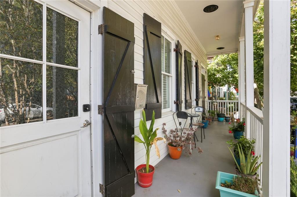 900 Delachaise Street