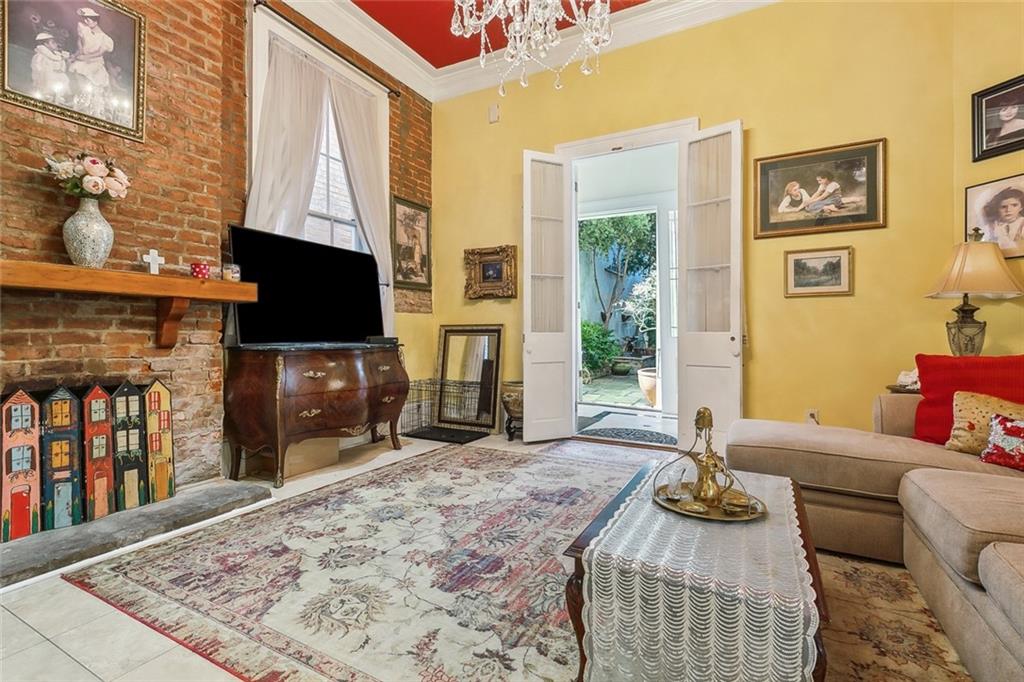 817 Burgundy Street #A, New Orleans, Louisiana image 3