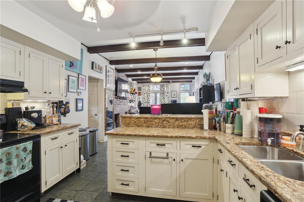 523 Burgundy Street, New Orleans, Louisiana image 4