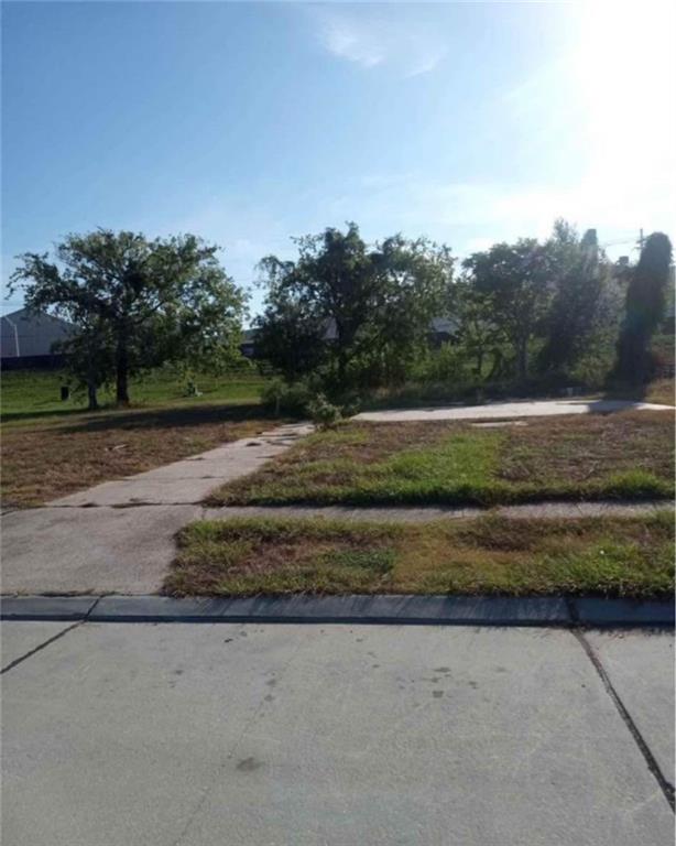 5447 Pauline Drive, New Orleans, Louisiana image 2