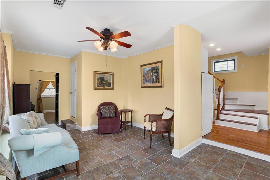 1233 Ursulines Avenue, New Orleans, Louisiana image 2