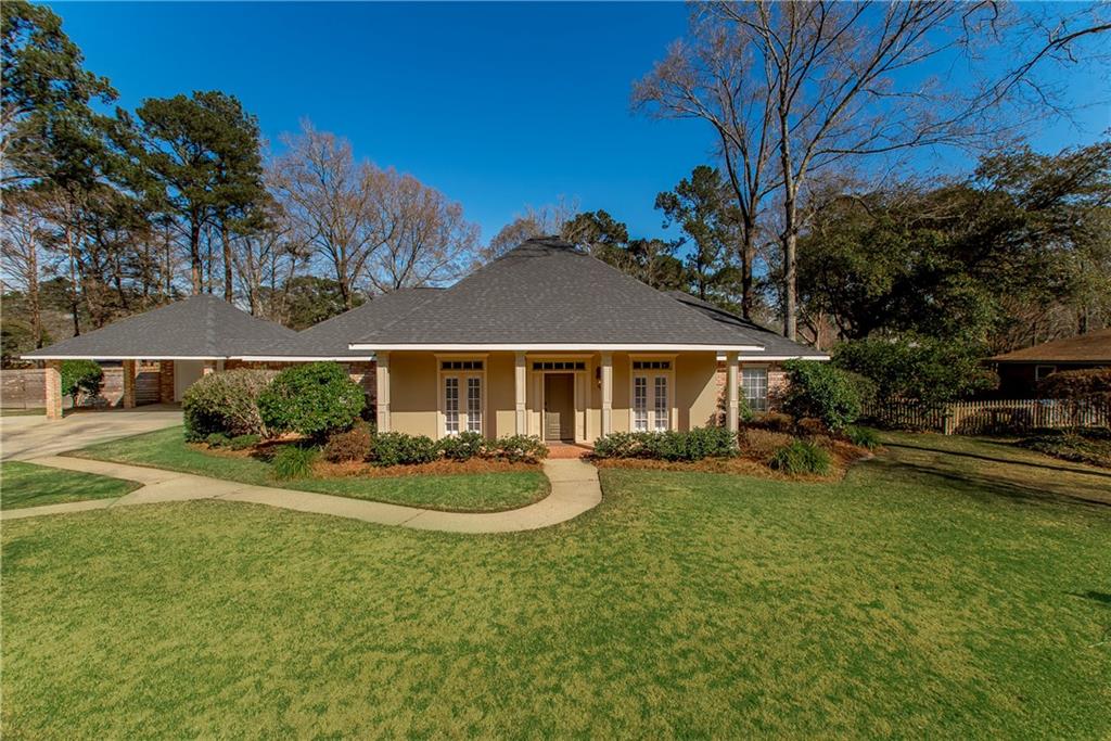 Stunning Renovated Home with Pool and Gorgeous Landscaping! This charming all-brick home with a stucco front sits on a slab foundation built on 32 pilings, ensuring long-lasting stability. The interior has been freshly painted and beautifully renovated, making it move-in ready.
The yard is undoubtedly the prettiest in the neighborhood, featuring a stunning in-ground pool and a spacious, meticulously landscaped lot. A large, covered, oversized patio provides the perfect space for outdoor living and entertaining.
The updated kitchen is a chef’s dream, with sleek stainless steel appliances, double ovens, a gas cooktop, and elegant granite countertops. The adjacent large den boasts a wall of windows that flood the space with natural light, along with a cozy bookcase-flanked fireplace and beautiful wood floors.
This home offers spacious rooms throughout, plenty of closet space, and a range of modern upgrades including a new roof, A/C, and water heaters. A whole-house generator provides added peace of mind during power outages.
Don't miss your chance to own this beautifully updated, move-in-ready home!
