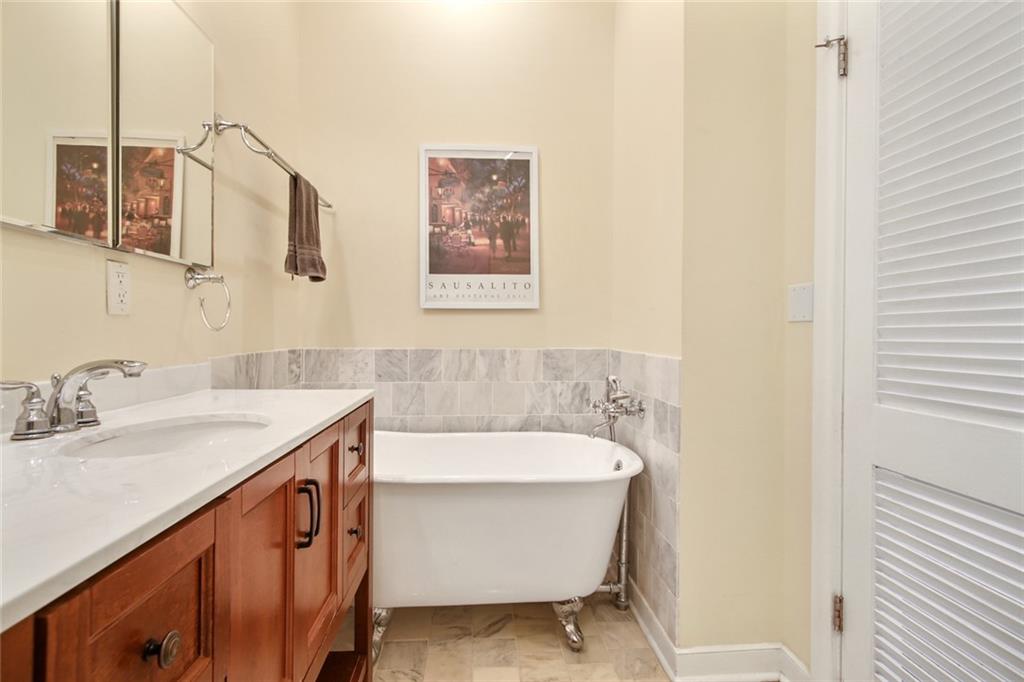 425 Burgundy Street #6, New Orleans, Louisiana image 11