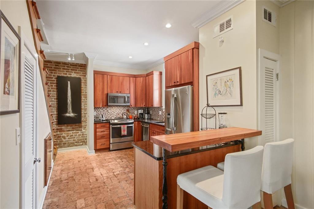 425 Burgundy Street #6, New Orleans, Louisiana image 5