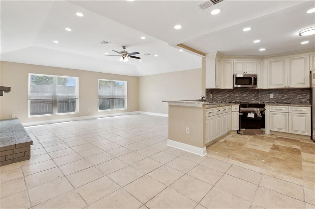 616 Manchester Lane, La Place, Louisiana image 4