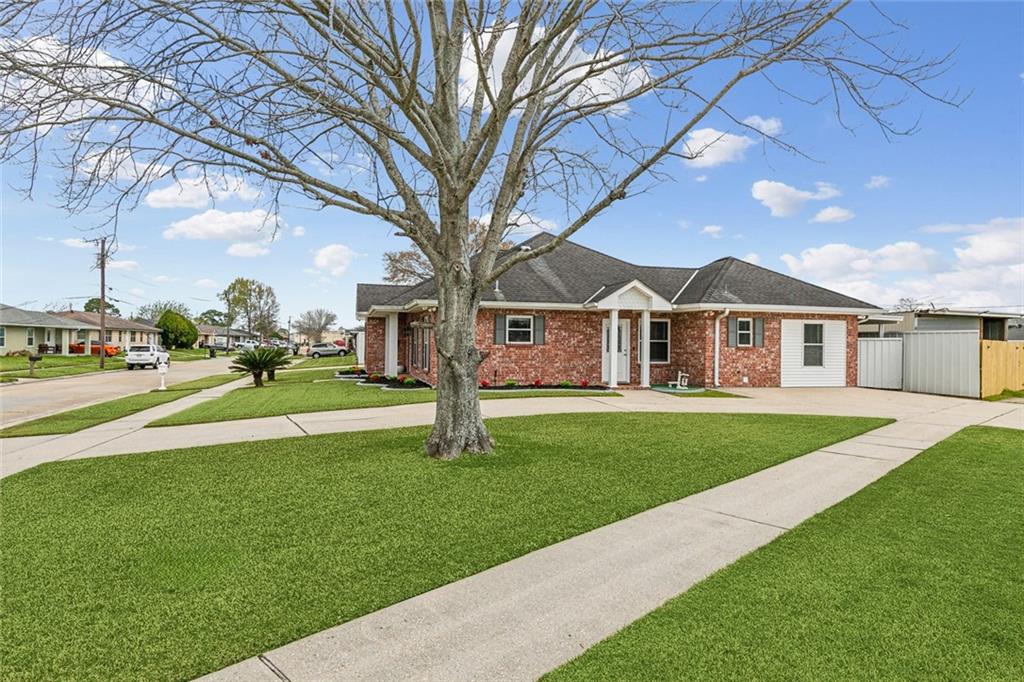 2301 Blanchard Drive, Chalmette, Louisiana image 3