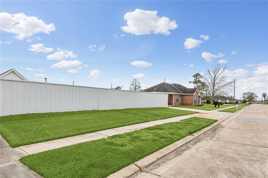 2301 Blanchard Drive, Chalmette, Louisiana image 4