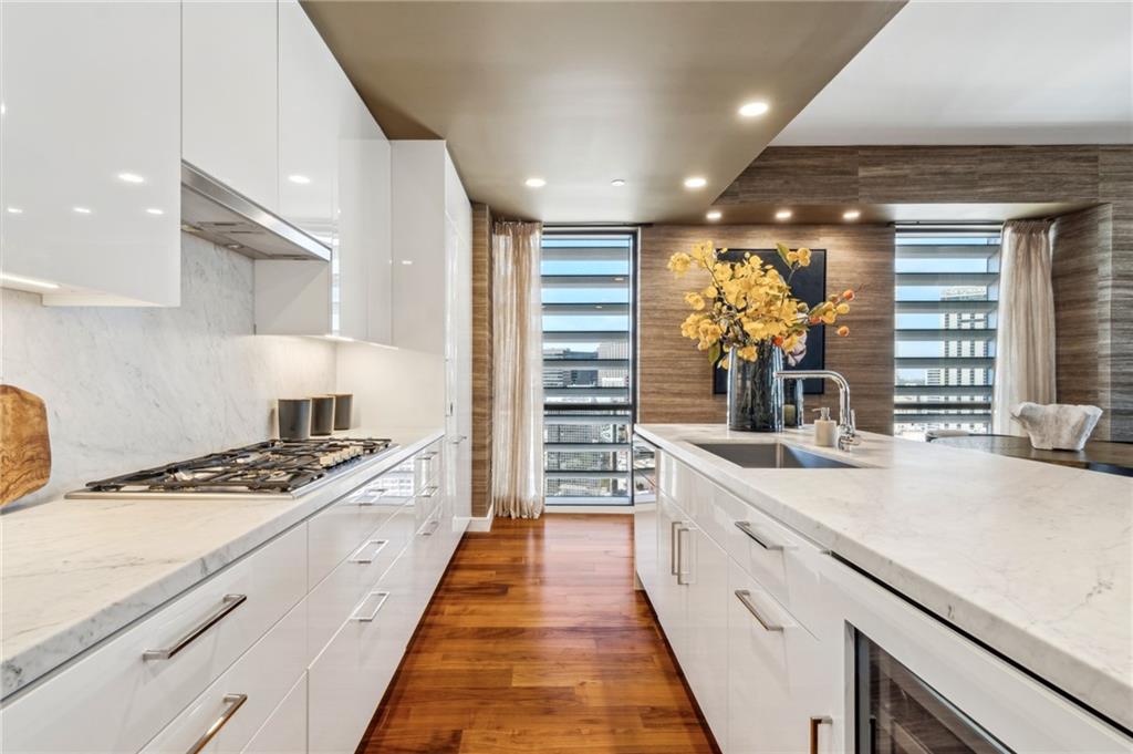 2 Canal Street #2201, New Orleans, Louisiana image 8