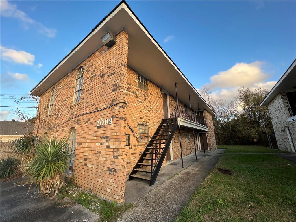 listing main picture