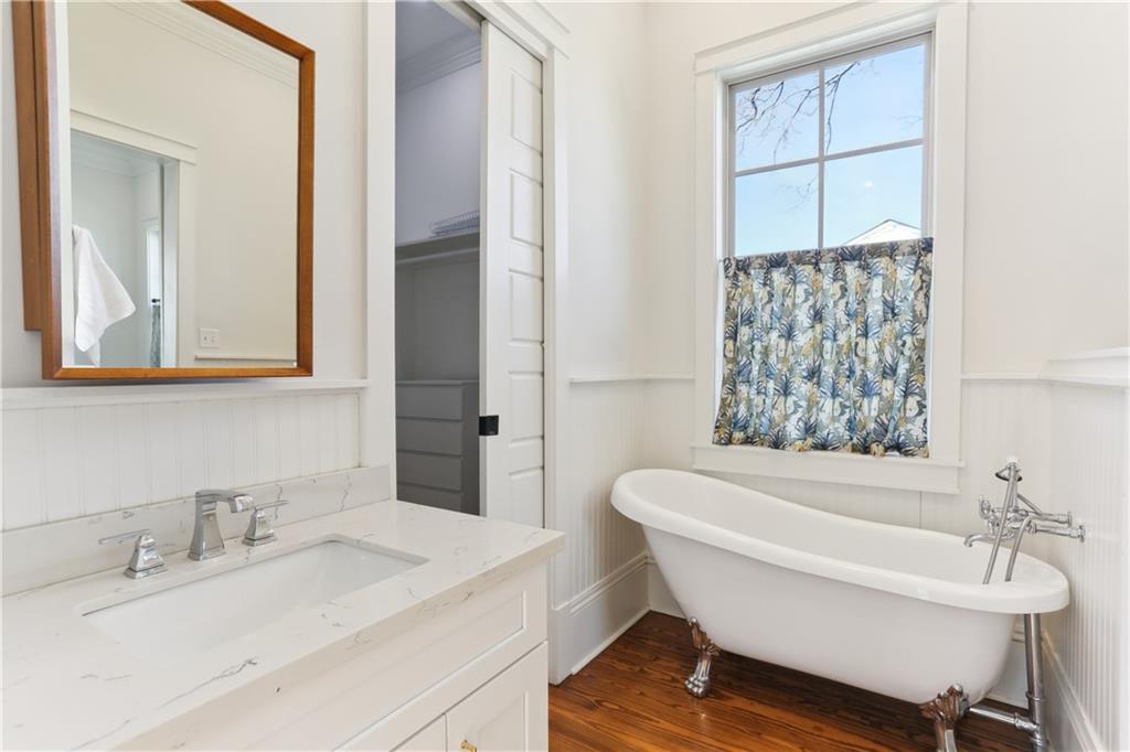 1672 Rousselin Drive, New Orleans, Louisiana image 11
