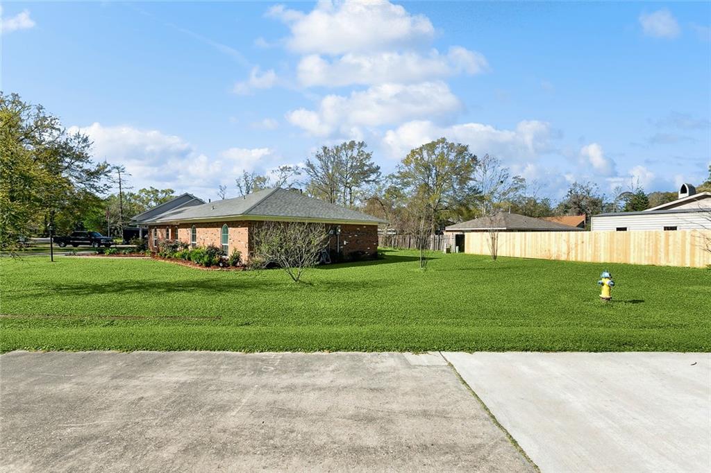 240 Carole Drive, Mandeville, Louisiana image 29