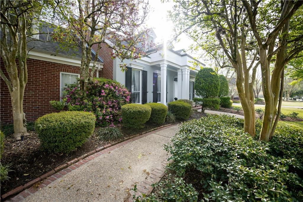 8 Grand Cypress Court, New Orleans, Louisiana image 5