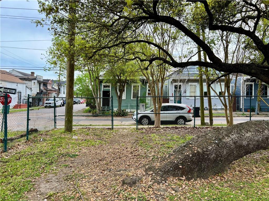 2137 Soniat Street, New Orleans, Louisiana image 2