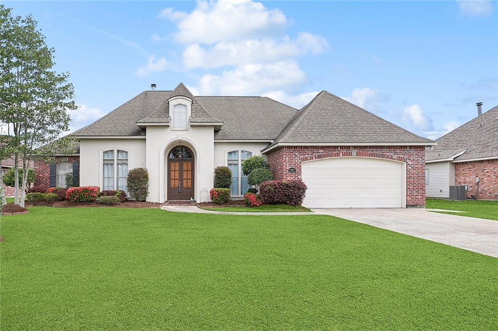 1060 Scarlet Oak Lane, Mandeville, Louisiana image 2