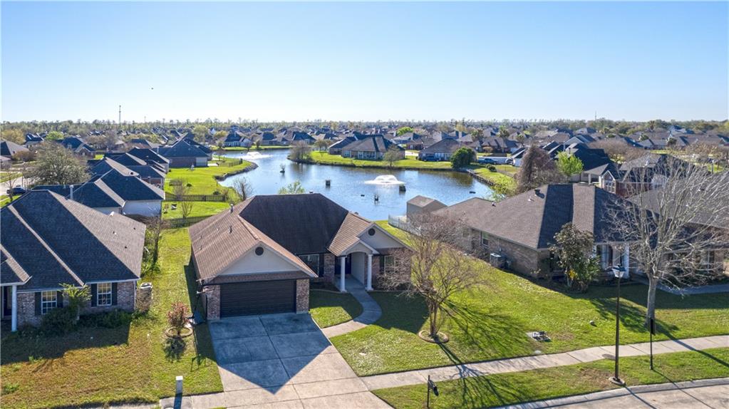 313 Oak Point Drive, La Place, Louisiana image 3