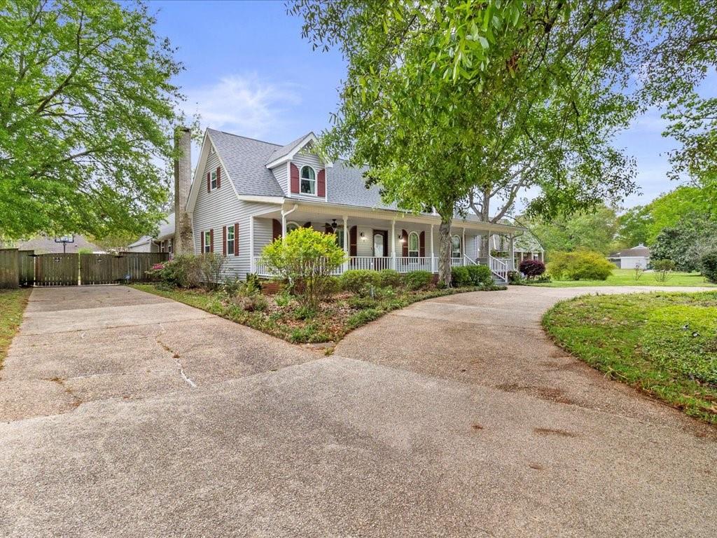 555 Marilyn Drive, Mandeville, Louisiana image 2