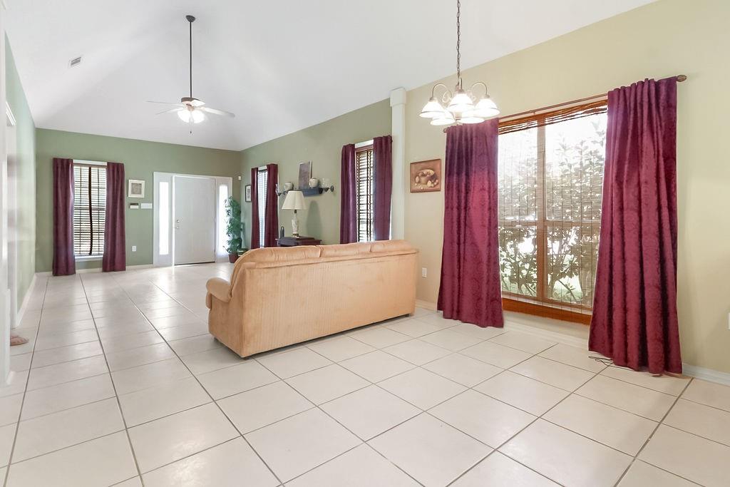 620 N Village Lane, Mandeville, Louisiana image 4
