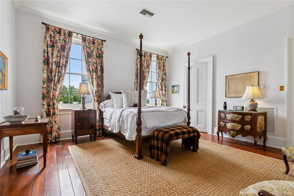 828 Burgundy Street, New Orleans, Louisiana image 40