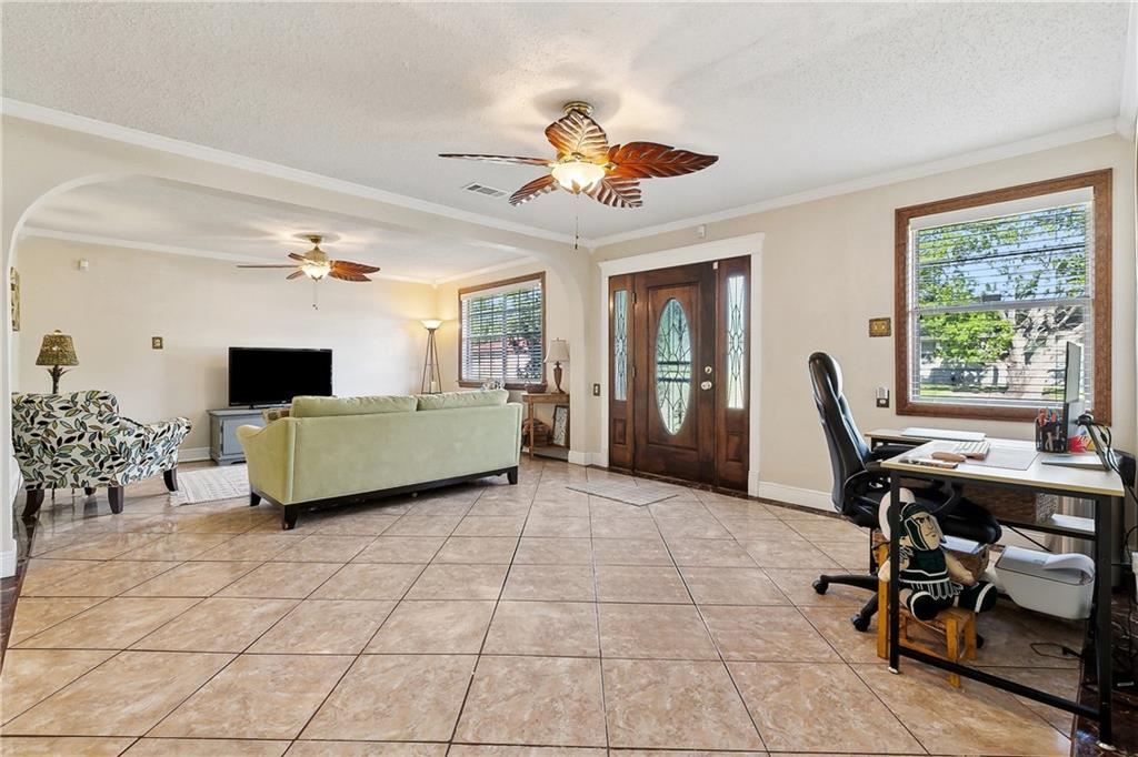 1439 Lauradale Drive, New Orleans, Louisiana image 2
