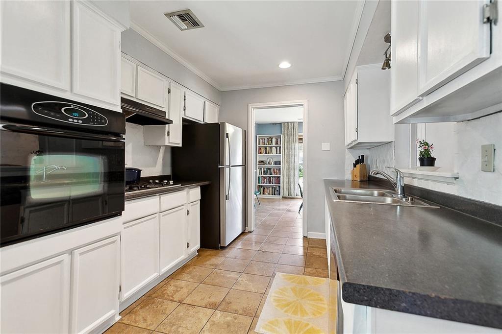 2638 Gallinghouse Street, New Orleans, Louisiana image 11