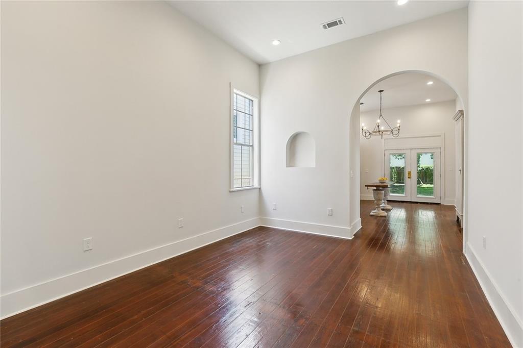 708 Josephine Street, New Orleans, Louisiana image 5