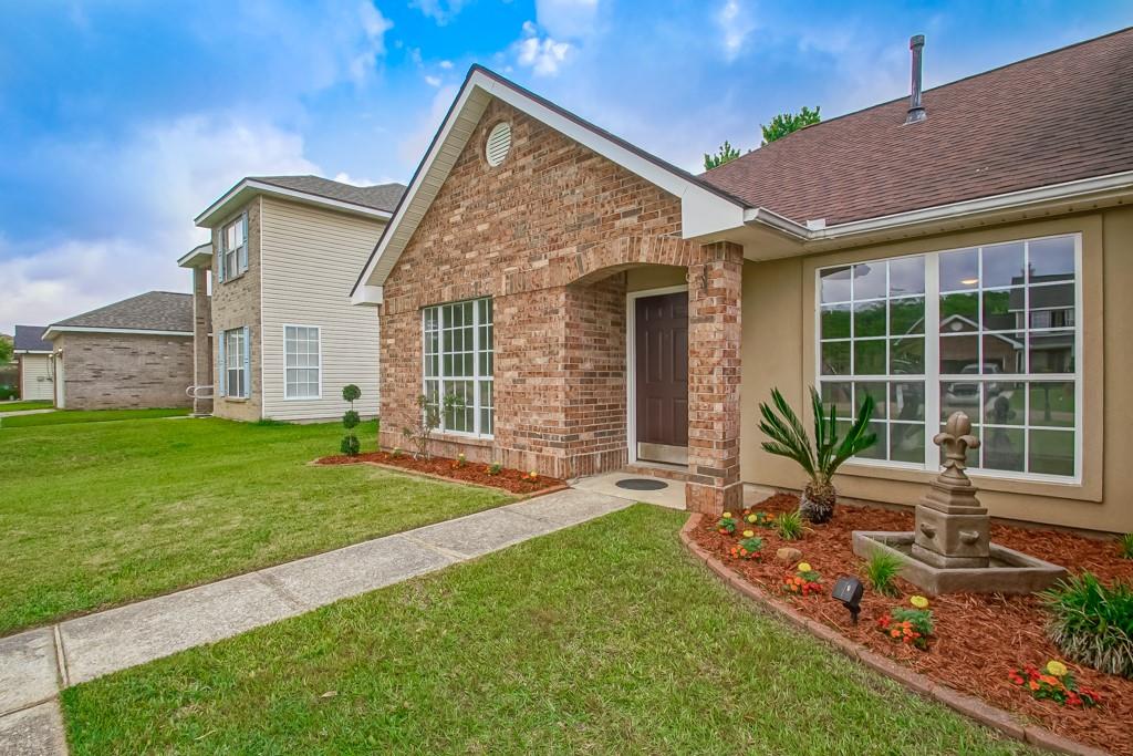 404 Creekside Court, Covington, Louisiana image 3