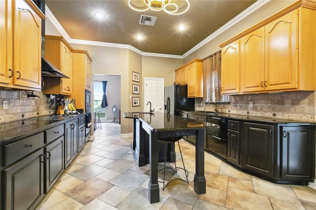 2049 Carmel Valley Drive, La Place, Louisiana image 9
