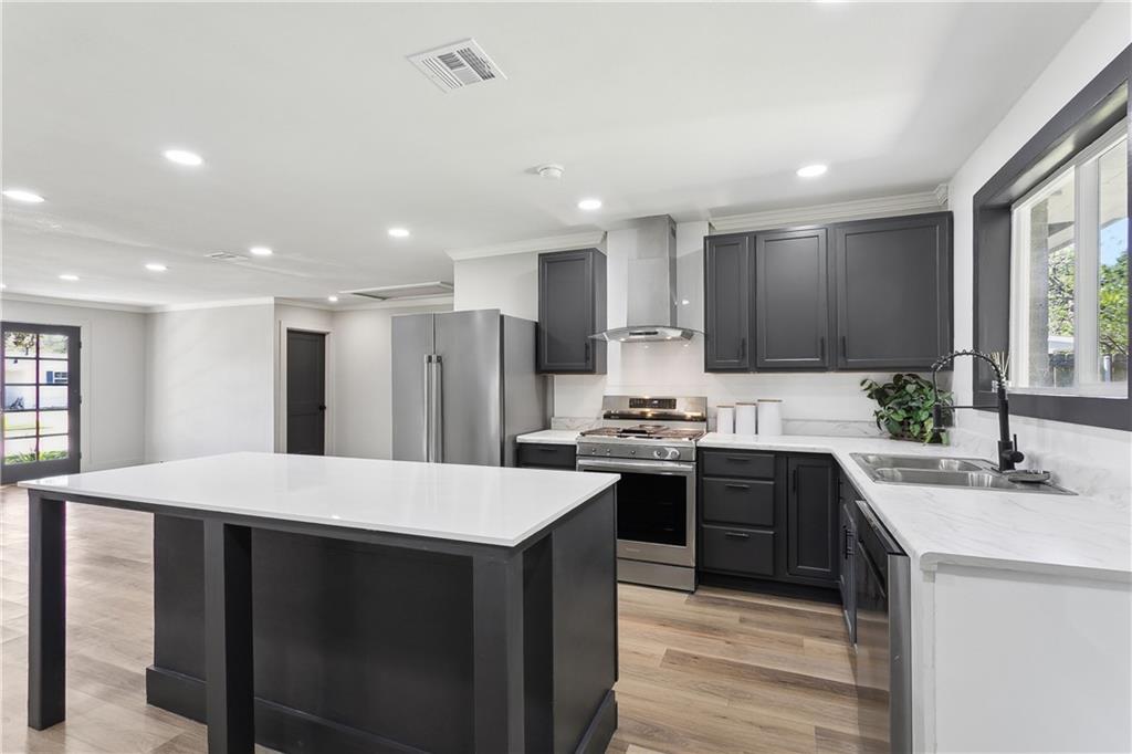 2411 Bristol Place, New Orleans, Louisiana image 5