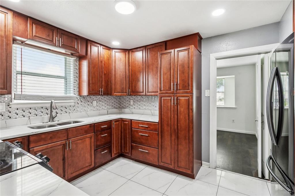 2140 Carol Sue Avenue, Terrytown, Louisiana image 9