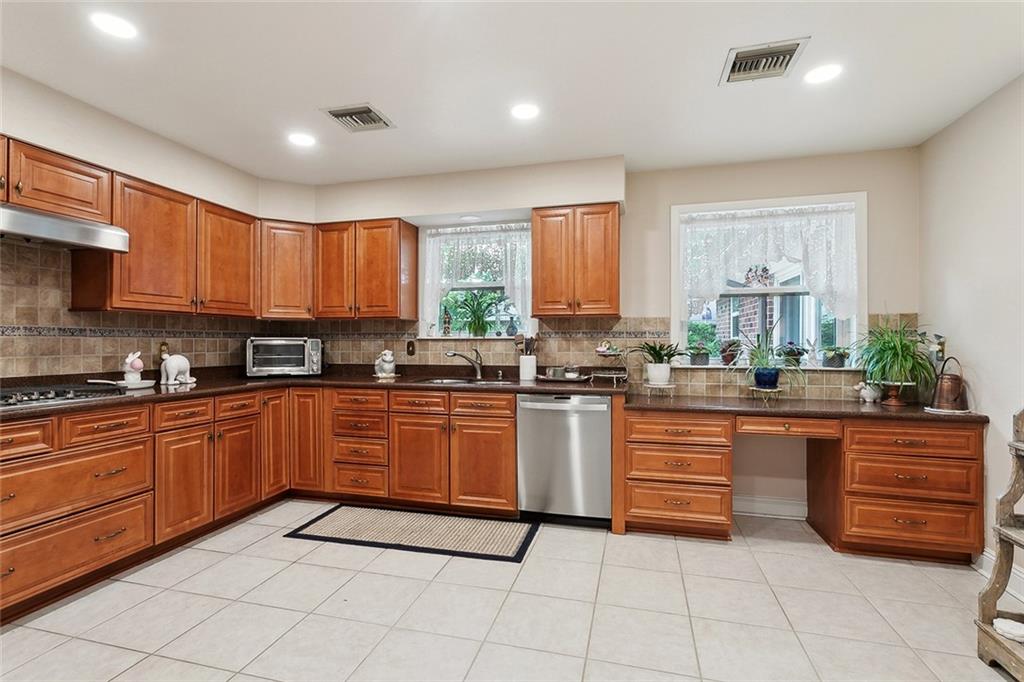 5008 Alexander Drive, Metairie, Louisiana image 6