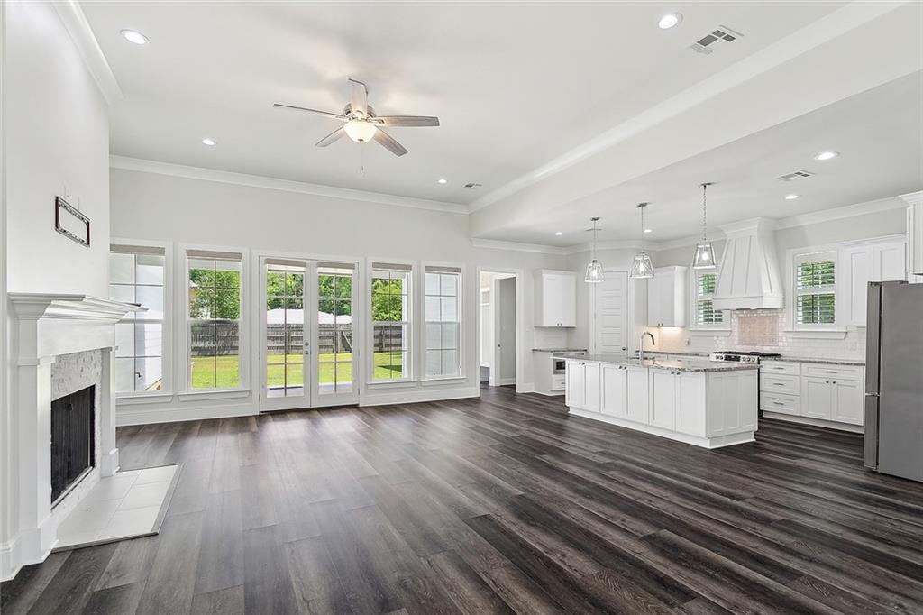 104 Menetre Drive, Covington, Louisiana image 5