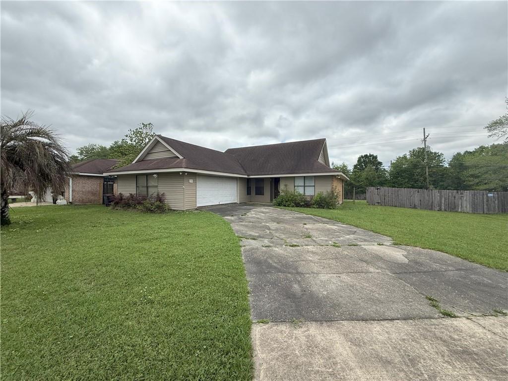 300 Lionel Court, Abita Springs, Louisiana image 2