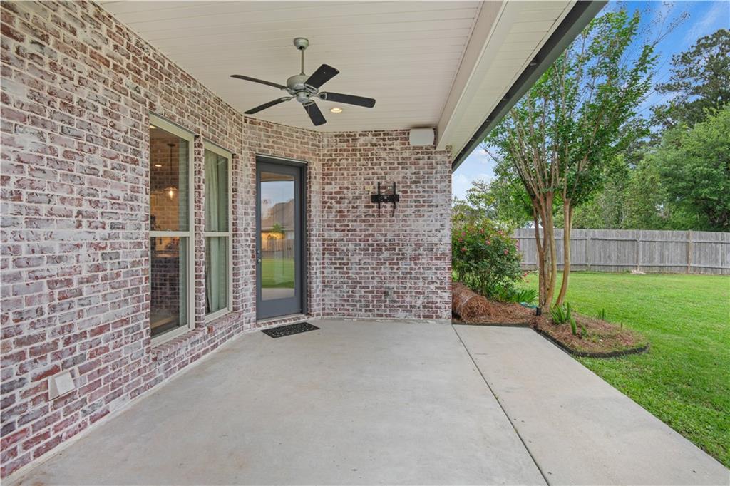 1104 Cypress Crossing Drive, Madisonville, Louisiana image 27