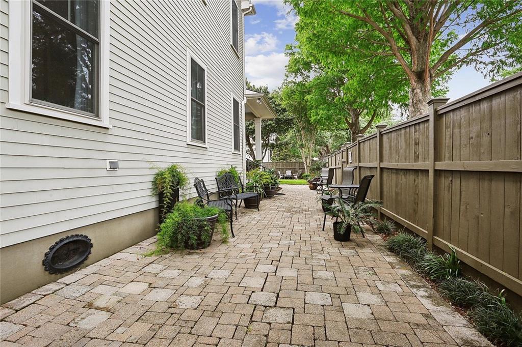330 French Street, New Orleans, Louisiana image 11